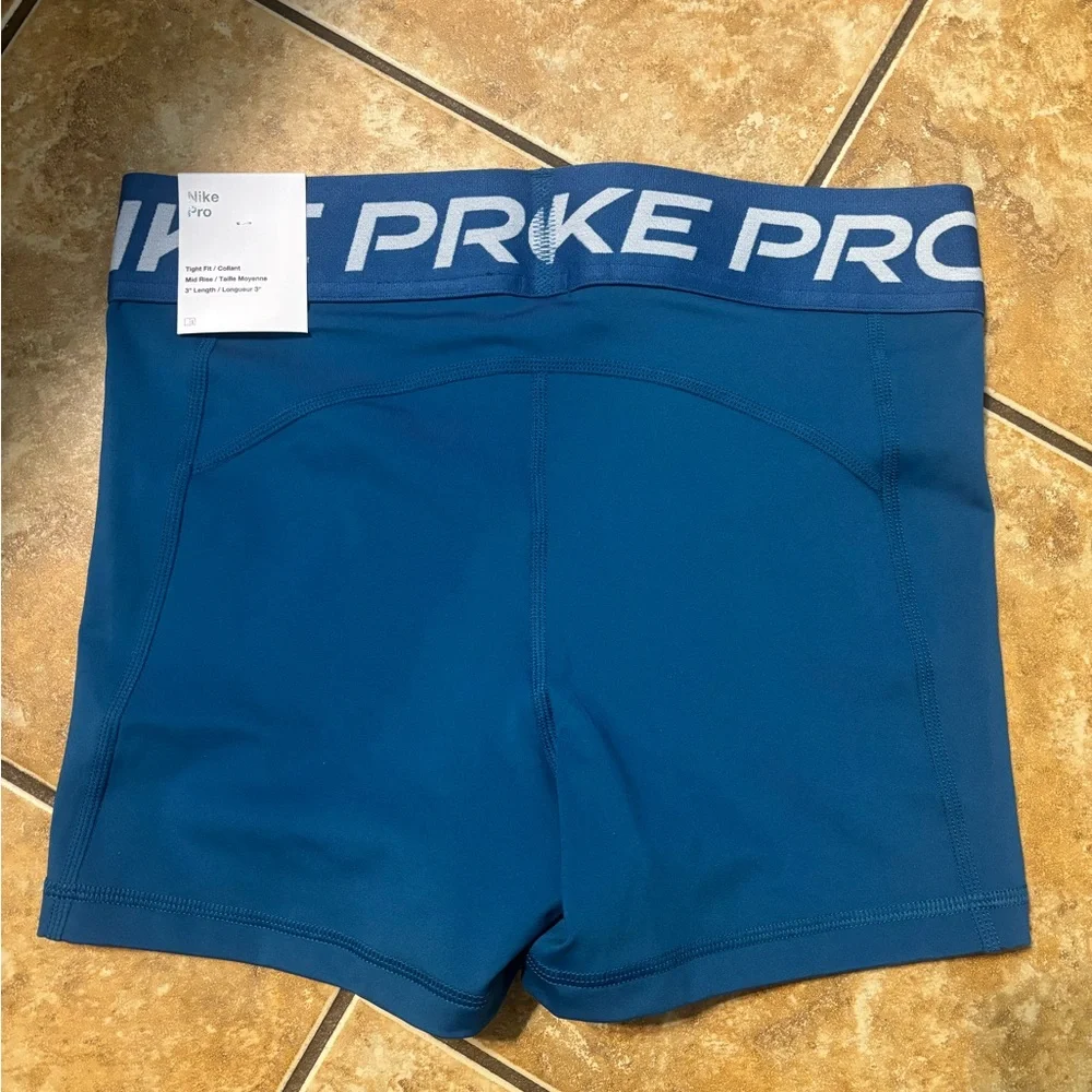 NWT!! Nike Pro Teal Performance Shorts - Picture 2 of 2